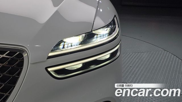 Genesis GV70 2023 — photo 8