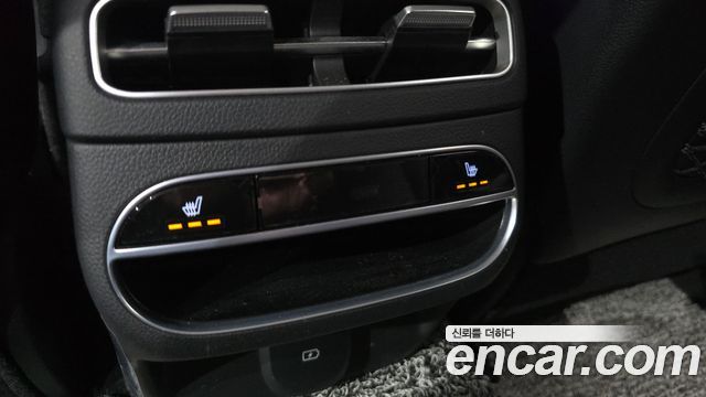 Genesis GV70 2023 — photo 27