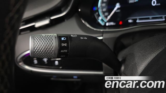 Genesis GV70 2023 — photo 29