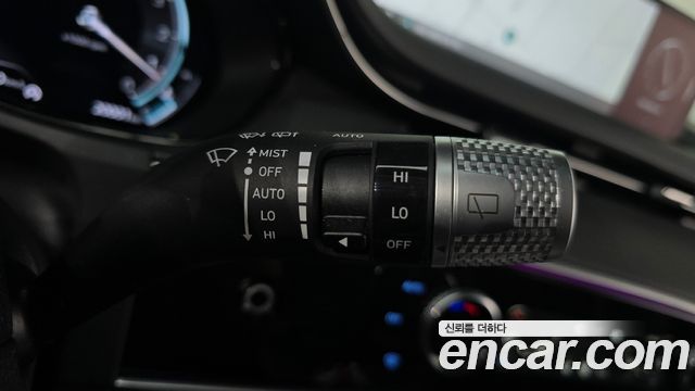 Genesis GV70 2023 — photo 30