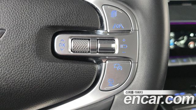 Genesis GV70 2023 — photo 32