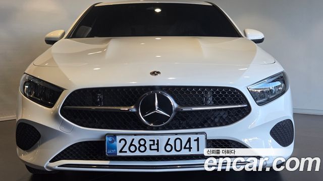 Mercedes-Benz A-Class 2025 — photo 3