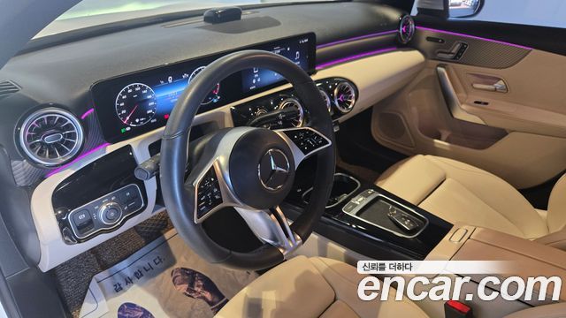Mercedes-Benz A-Class 2025 — photo 9