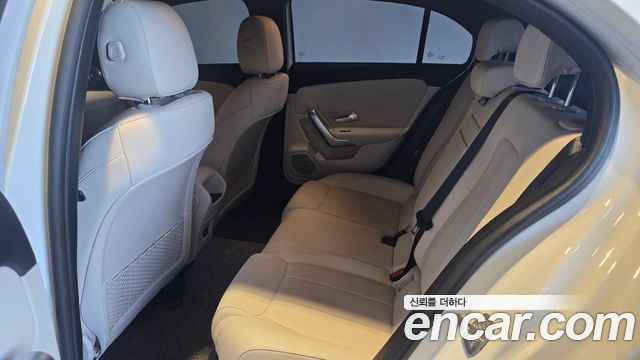 Mercedes-Benz A-Class 2025 — photo 10