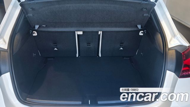Mercedes-Benz A-Class 2025 — photo 11