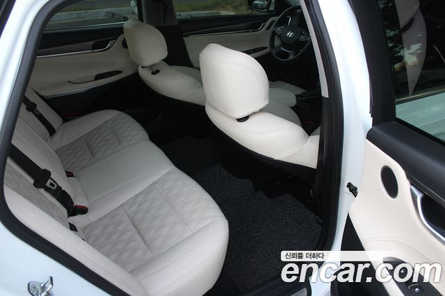 Hyundai Grandeur 2018 — photo 17