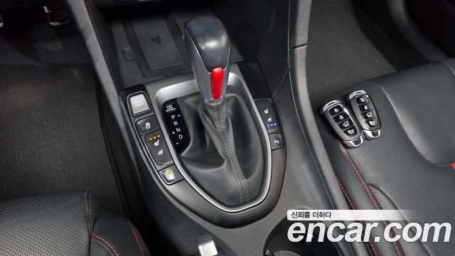 Hyundai Veloster 2019 — photo 12