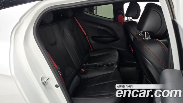 Hyundai Veloster 2019 — photo 17
