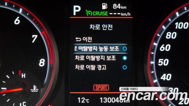 Hyundai Veloster 2019 — photo 24