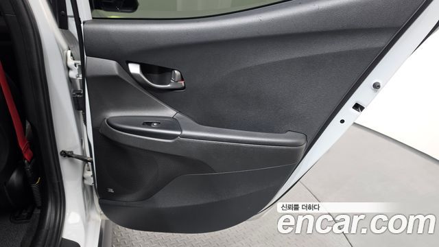 Hyundai Veloster 2019 — photo 15