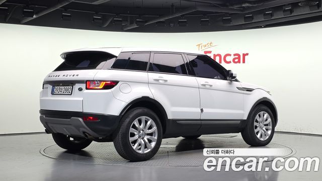 Land Rover Range Rover Evoque 2017 — photo 2