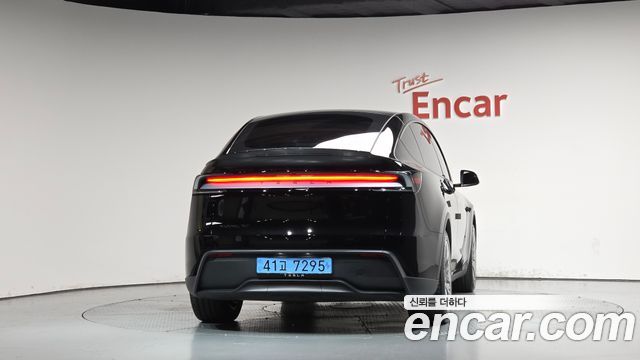 Tesla Model Y 2026 — photo 4