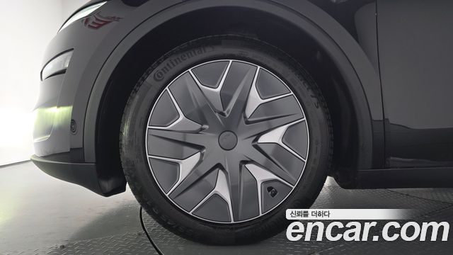 Tesla Model Y 2026 — photo 5