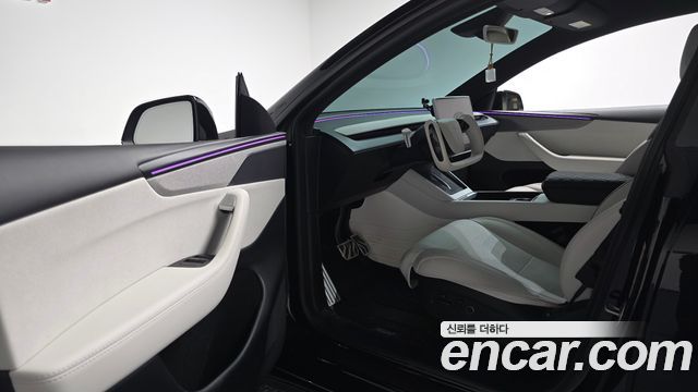 Tesla Model Y 2026 — photo 13