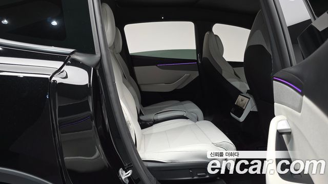 Tesla Model Y 2026 — photo 17