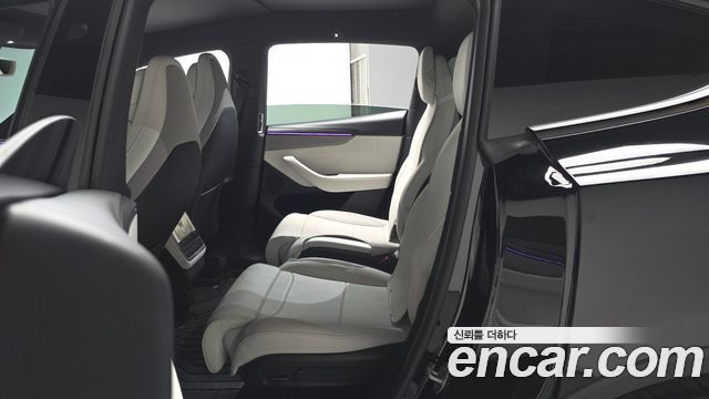 Tesla Model Y 2026 — photo 18