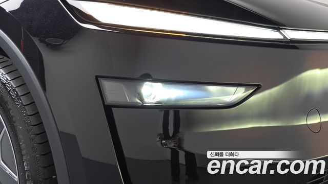 Tesla Model Y 2026 — photo 8