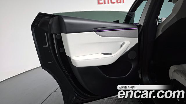 Tesla Model Y 2026 — photo 15