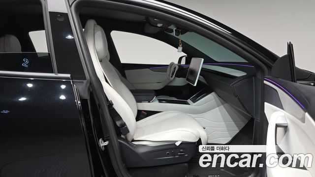 Tesla Model Y 2026 — photo 16