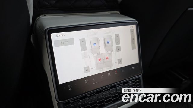 Tesla Model Y 2026 — photo 28
