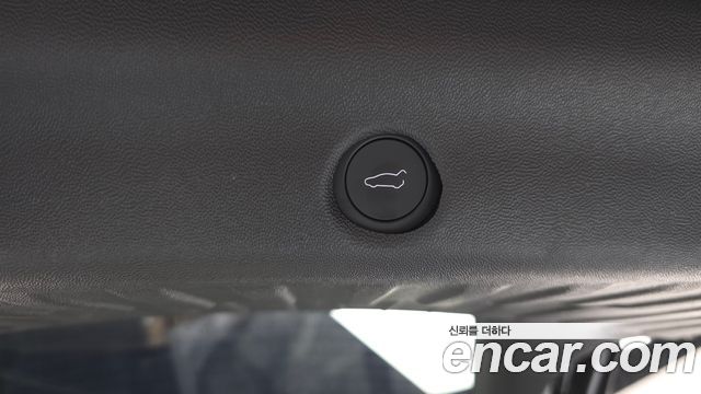 Tesla Model Y 2026 — photo 31