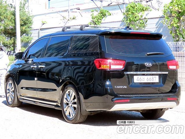 Kia Canival 2018 — photo 3