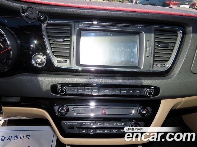 Kia Canival 2018 — photo 13