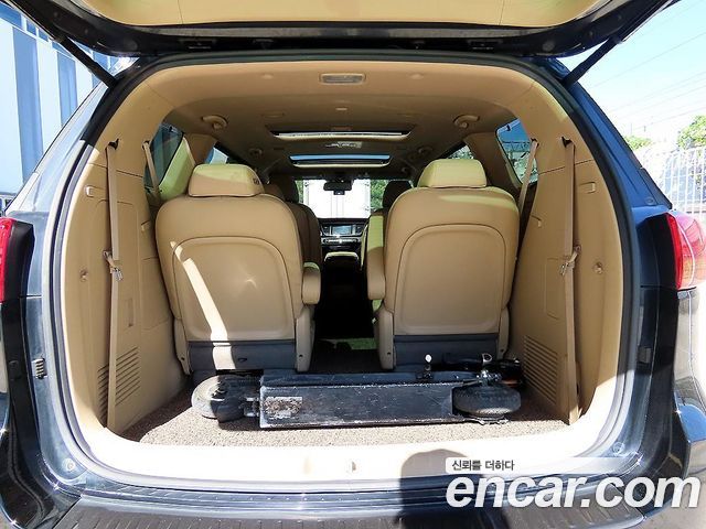 Kia Canival 2018 — photo 15