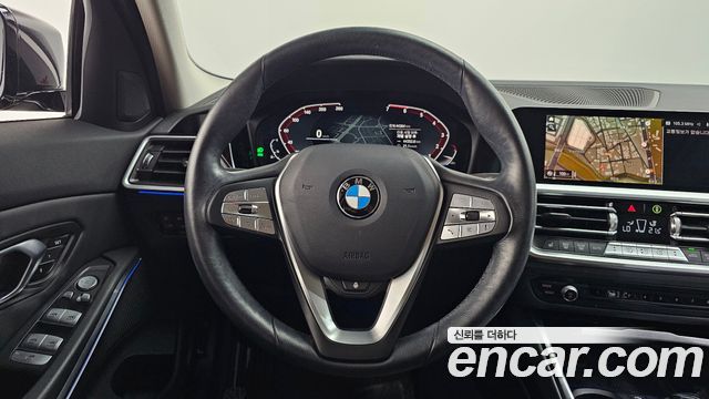 BMW 3-Series 2022 — photo 19