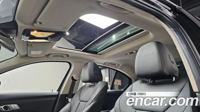 BMW 3-Series 2022 — photo 21