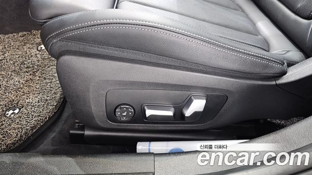 BMW 3-Series 2022 — photo 30