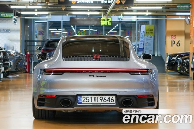 Porsche 911 2021 — photo 4