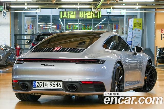 Porsche 911 2021 — photo 6