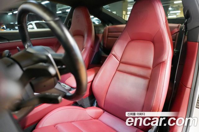 Porsche 911 2021 — photo 12