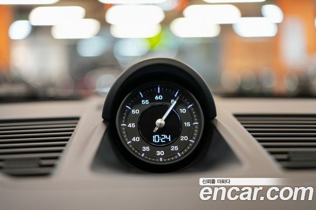 Porsche 911 2021 — photo 15