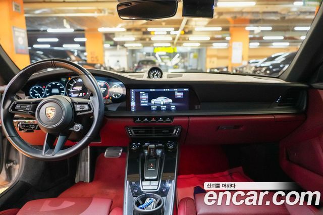 Porsche 911 2021 — photo 18