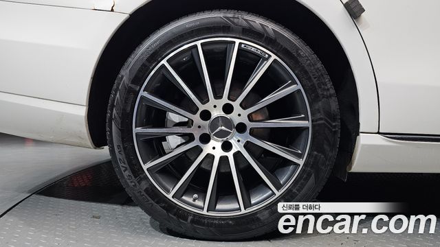 Mercedes-Benz E-Class 2017 — photo 5