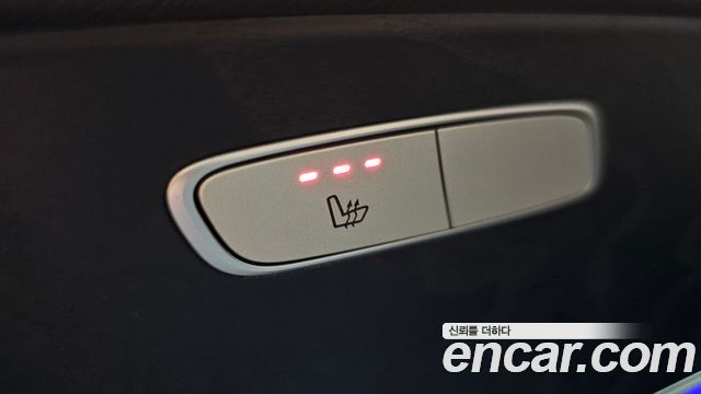 Mercedes-Benz E-Class 2017 — photo 19