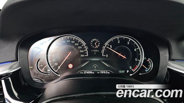 BMW 5-Series 2017 — photo 8