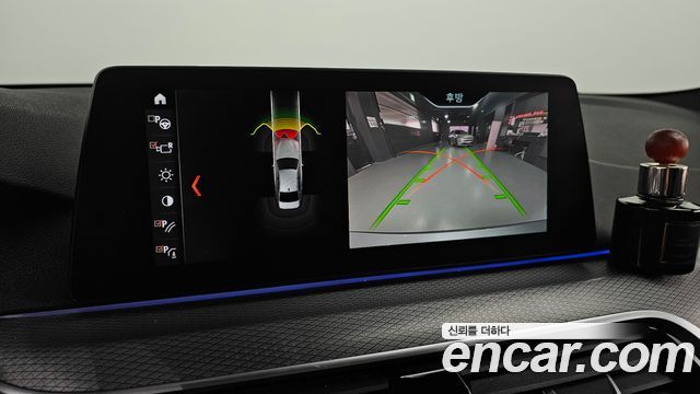 BMW 5-Series 2017 — photo 15