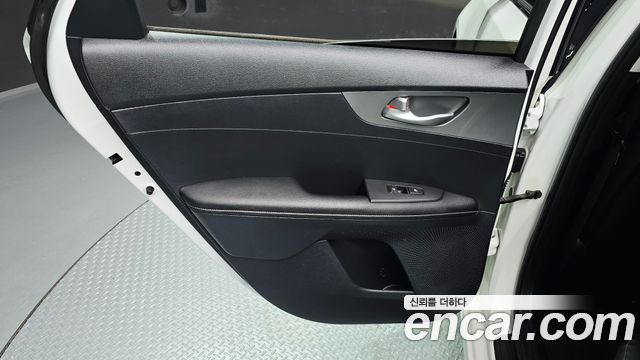 Kia K3 2019 — photo 15