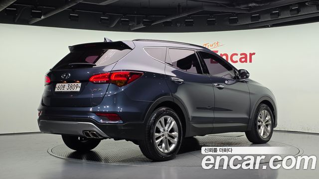 Hyundai Santafe 2017 — photo 2
