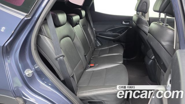 Hyundai Santafe 2017 — photo 12