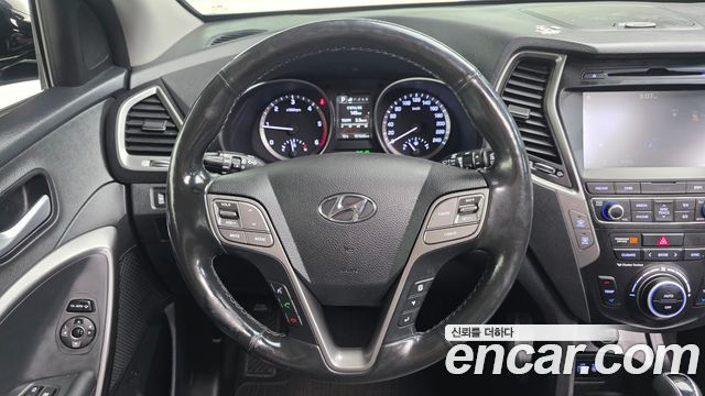 Hyundai Santafe 2017 — photo 13