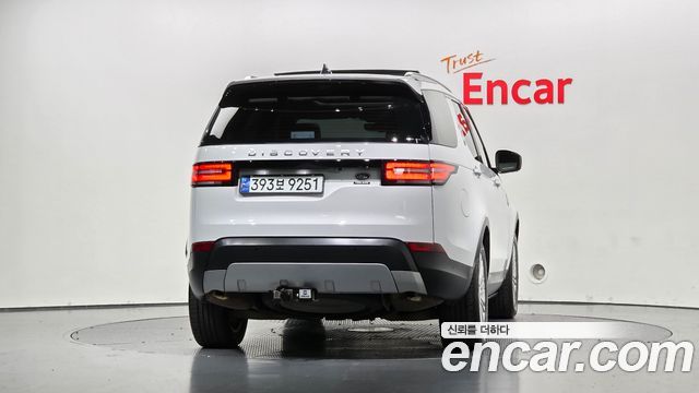 Land Rover Discovery 2019 — photo 4