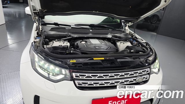 Land Rover Discovery 2019 — photo 6