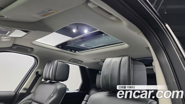 Land Rover Discovery 2019 — photo 25