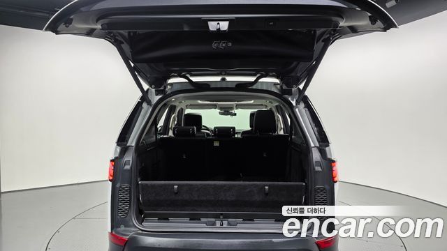 Land Rover Discovery 2019 — photo 26