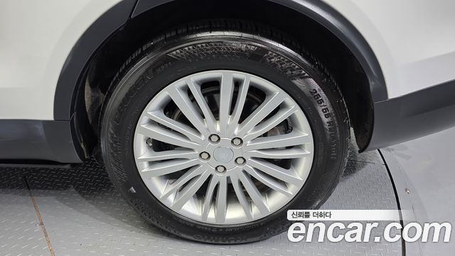 Land Rover Discovery 2019 — photo 7