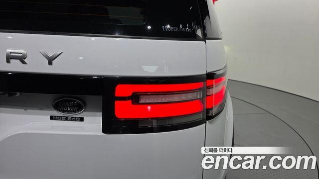Land Rover Discovery 2019 — photo 9
